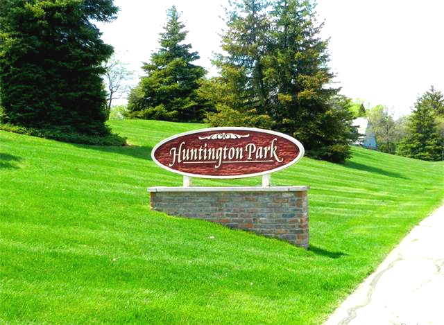 Condos for sale in Huntington Park Rochester Hills MI